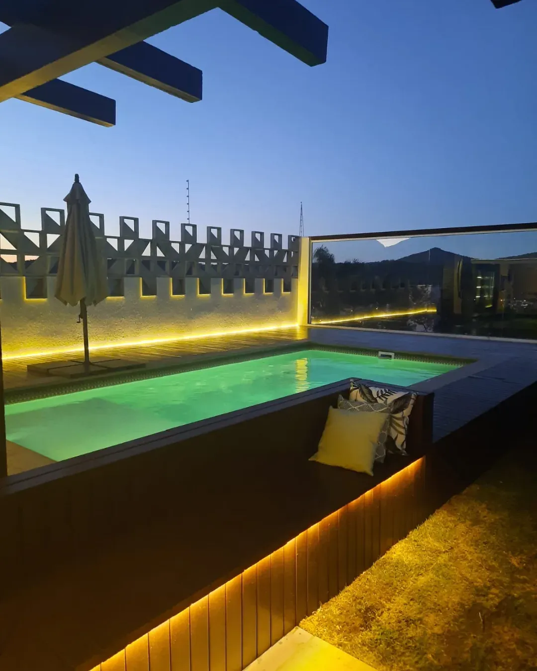 Piscina moderna Aquapool